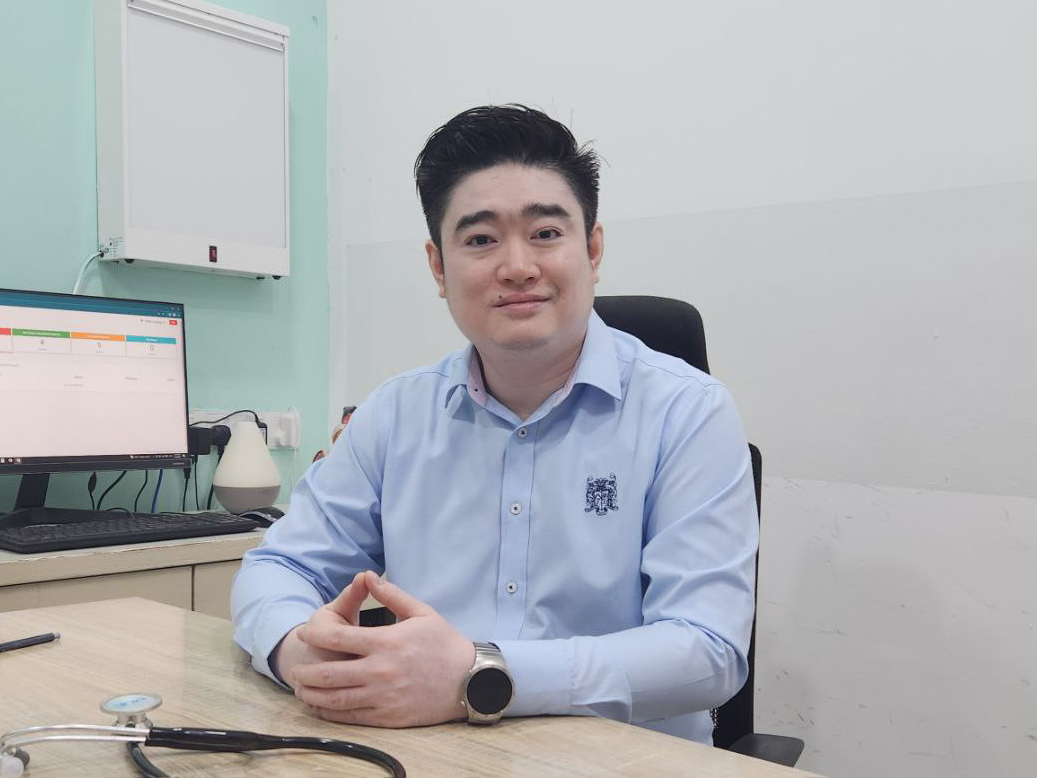 Dr Maung Khaing Lynn