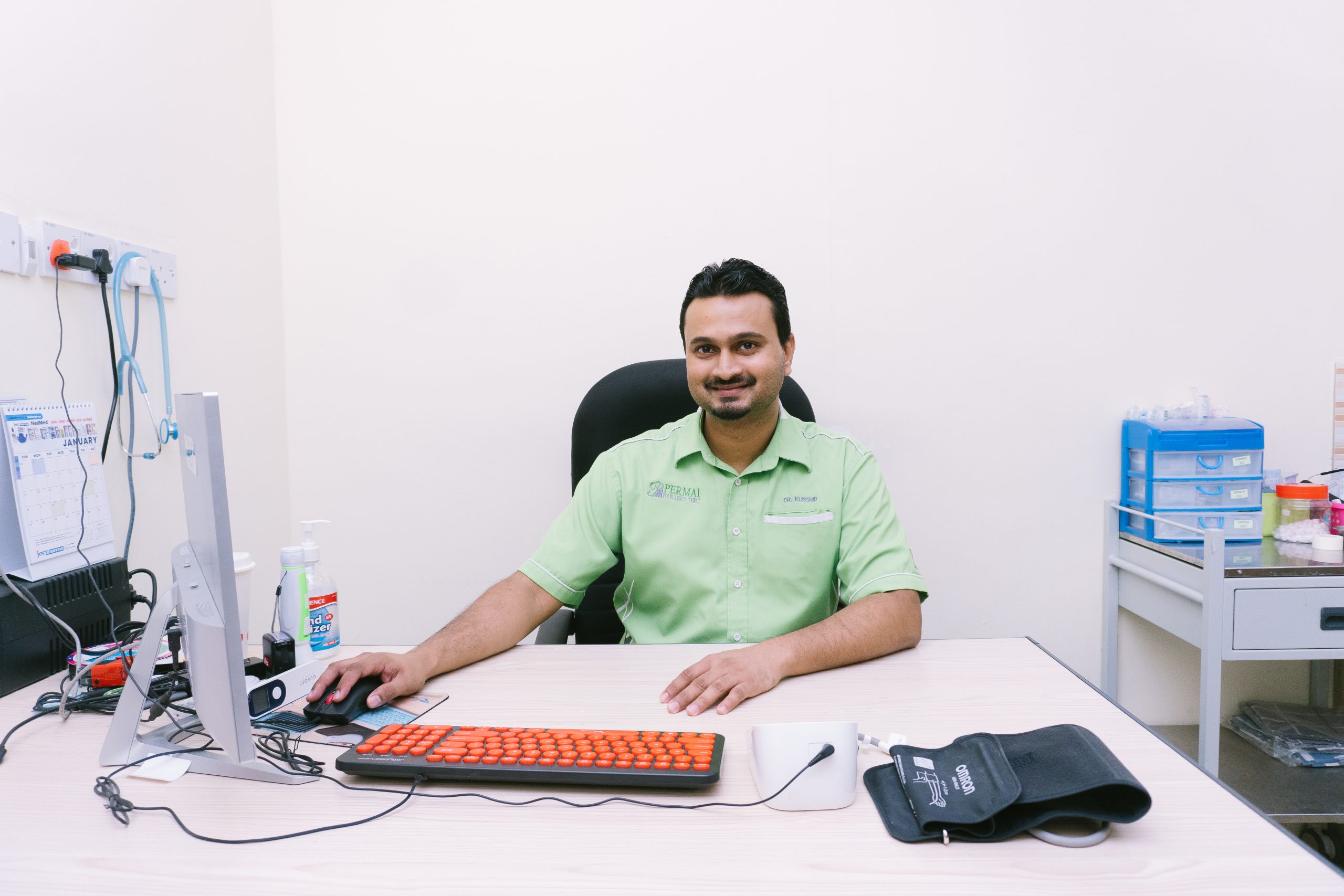 Dr Kurshid